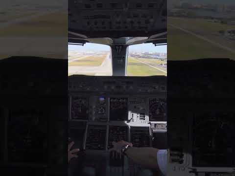 A380 Landing in Miami #aviation #pilot #avgeek #cockpit #airbus #travel