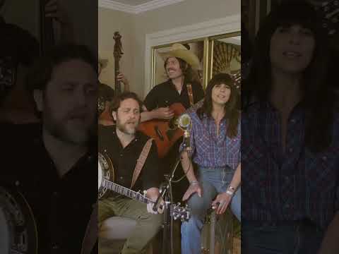 We teamed up with our good pal @nickibluhm7358 to sing this CCR classic “Proud Mary”