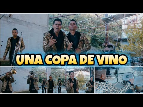 Una Copa De Vino / La Trayectoria De Tierra Caliente / Vídeo Oficial 2021