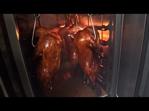 Amazing Chinese Cuisine! Pecking Duck