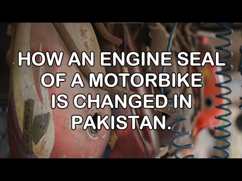 Watch how an engine seal of a motorbike is replaced.