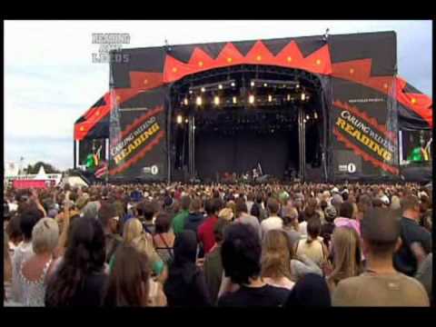 Yeah Yeah Yeahs - Reading Festival Part 1