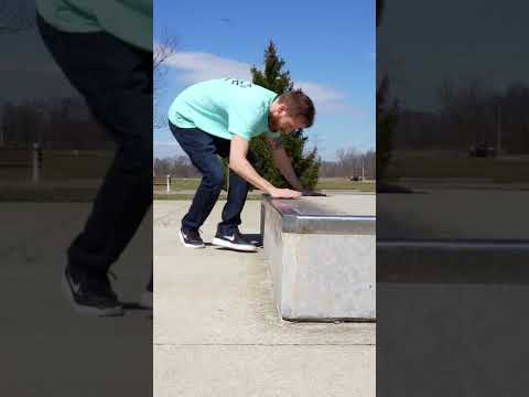 How to Wax A Ledge #Howtoskateboard #Beginnerskateboarding #skatewax #skateboard