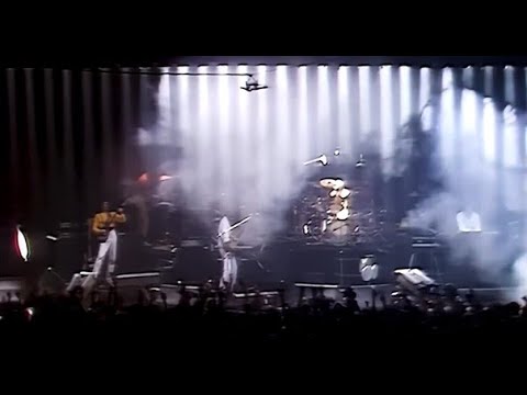 GENESIS - Dance on a Volcano / Los Endos (live in Montréal 1980)