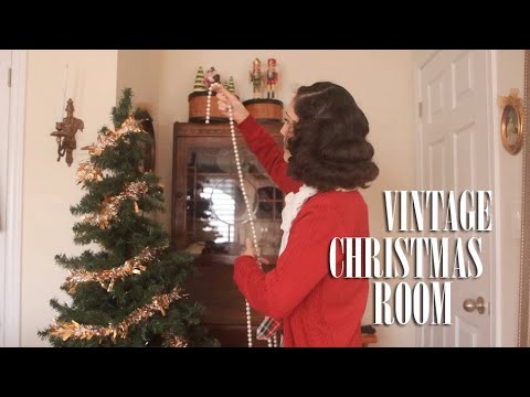 Decorate My Room For Christmas With Me! + Tour | Carolina Pinglo