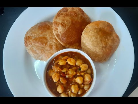 Channa Masala With Poori | Simple And Quick Breakfast Recipe | Ramas Yummy Kitchen