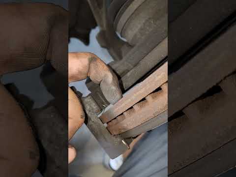 Brake pad deleted itself #sierra #gmc #gmcsierra #sierra1500 #truck #brakeservice #mechanic #nostop