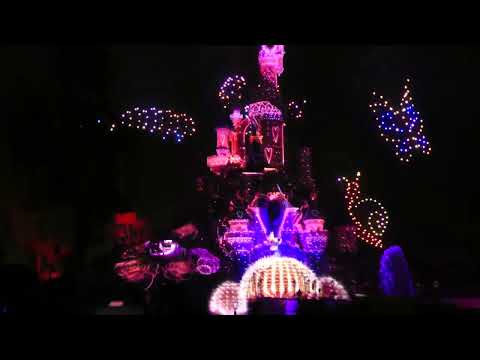 Disney Electrical Sky Parade : An unforgettable show