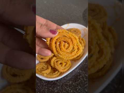 chakli recipe 😍#chakli #murukkurecipe #eveningsnacks #chaklirecipe #viralfood #snacks #teatime