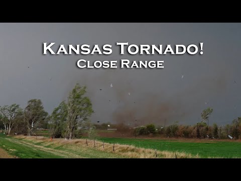 CLOSE RANGE TORNADO-Hope Kansas-4/29/2022