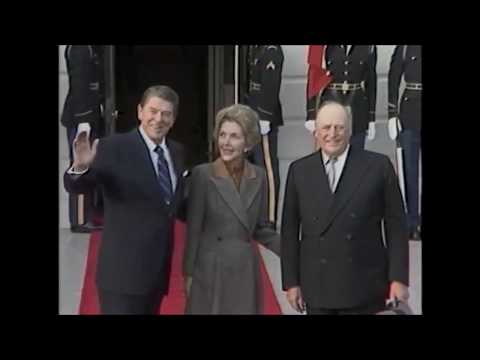 President Reagan greet King Olav V of Norway 1982