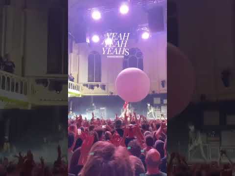 Yeah Yeah Yeahs - Zero Live Paradiso Amsterdam 2023 #YeahYeahYeahs #Shorts