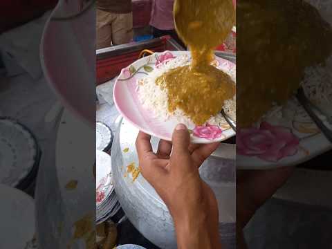 Best dal chawal Street style crazy Crush for dal chawal Shah Alam market Lahore#streetfoodvideos