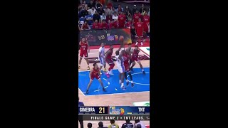 Justin Brownlee HUGE BLOCK on Rondae Hollis-Jefferson! 🔥 | PBA Season 49 Governors' Cup Finals