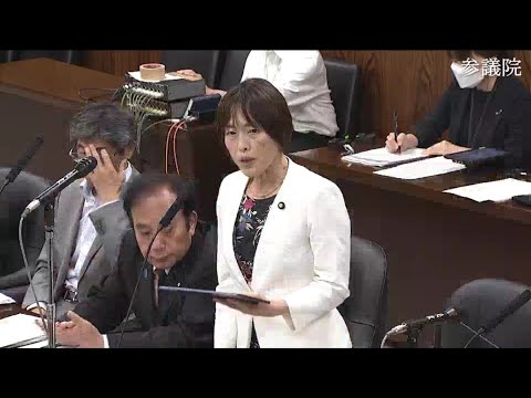 田村智子　LGBT理解増進法案・性的指向や性自認は自分の意思で変えることはできない・自分が性的マイノリティーだと気付かれないようひっそりと・学校での教育･啓発について,丁寧な審議、本当の人権擁護他