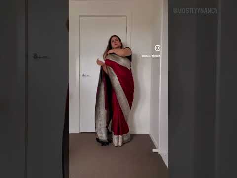 style 40 year old saree #fashion #fashionblogpost #sareedraping #saree #sareefashion #sareeonline