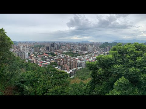 景美仙跡岩步道，景興國小登山口，風景優美生態豐富，我的私房路線，巧遇長輩山友的同行與勉勵。