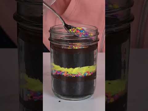 Splatoon Cake Jar - Chocolate Cake, Fudge Filling, Sprinkles and Buttercream🤤