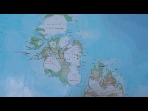 Víktor Serov explains the Siberian islands - Geographic North Pole 2002 expedition