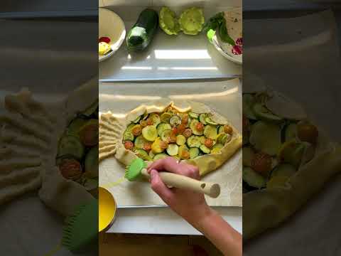 Herby Ricotta & Zucchini Galette  I  #summerrecipes #zucchinirecipe