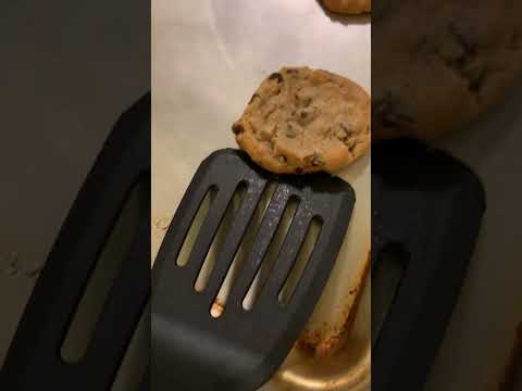 This wide slotted turner great is for big cookies!