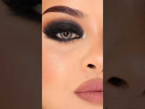 Easy smokey eyes 🖤 #makeuptutorial #eyemakeup #smokeyeye | @janvmua