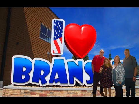 BRENT & LISY 2022  Christmas in Branson featuring Mark & Nancy