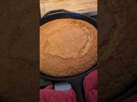 Country Buttermilk Cornbread #cornbread #cornbreadrecipe #mountaincookinwithmissy