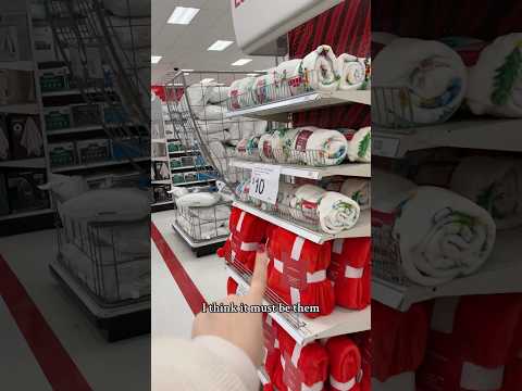 HUNTING FOR A $10 CHRISTMAS TARGET BLANKET