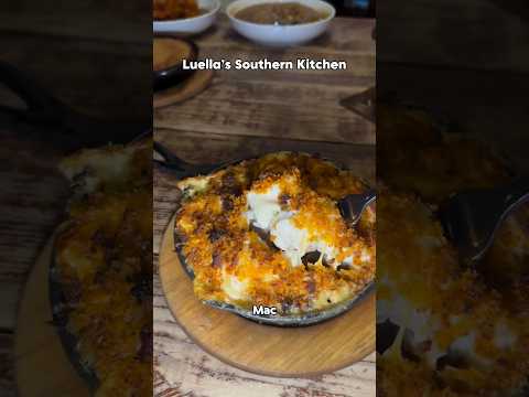 🤯Cousinn Vinnie Tries Mind-Blowing Brisket Mac & Cheese from Luella’s Southern Kitchen!🔥