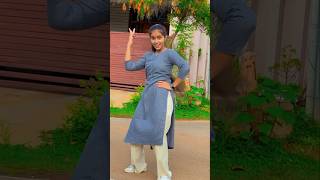 Avanobba sullina kante 🙈 #youtubeshorts #dance #mysorediaries #love #mysore #song #mysurupalace