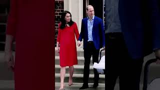 Heartfelt gestures Prince william and princess Kate #katemiddleton #kateandwilliam