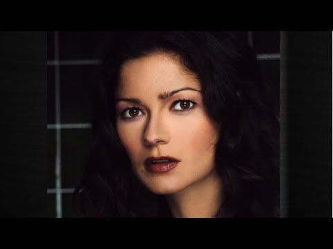 SEXY PHOTOS OF JILL HENNESSY