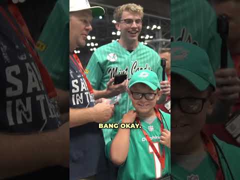 Kid gets $100 to spend in 60 SECONDS #AAMintCards #Fanatics #FanaticsFest #FFNYC