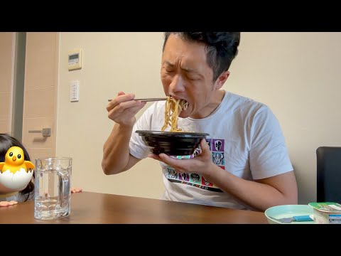 朝から子供の隣で豚ラーメンを食べる1番やばいタイプのおっさん