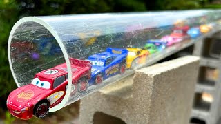 12 Disney Cars ☆ Cleanup Convoy & Splash Jumping Course