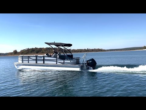 Pre-Owned.  2018 Lowe Retreat 250.  Tri-Toon Goodness.  Family Pontoon Dream.  Call Today.