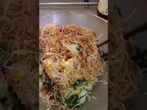 Mixing my simple noodles #followers #viral #ofwhongkong #trending #foryou