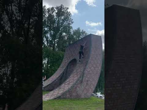 Urban Warped Wall. #parkour #storror