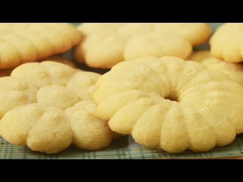 Spritz Cookies Recipe Demonstration - Joyofbaking.com