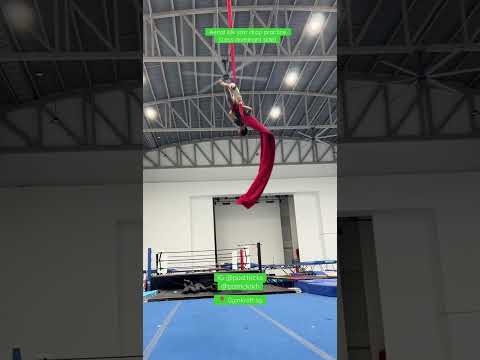 #aerial #aerialsilks #aerialsilksdrop #aerialfitness #aeriallife #fitness #fitnessboy #vegan #fitfam