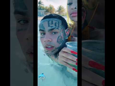 6ix9ine and his girlfriend is enjoy life in Miami Florida pool #6ix9ine #florida #shorts #shortvideo