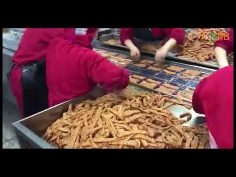 Stretch film vacuum packaging machine,Vacuum packaging of spicy strips and spicy cooked foods