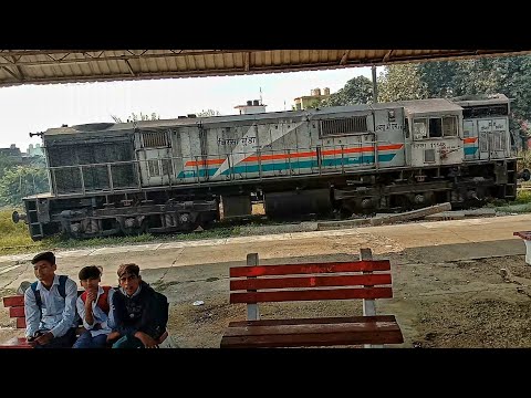 Old ALCO Wdm3d Locomotive Spotting In Pitambarpur Station | Wdm3d Diesel Engine#uniquetrainengines