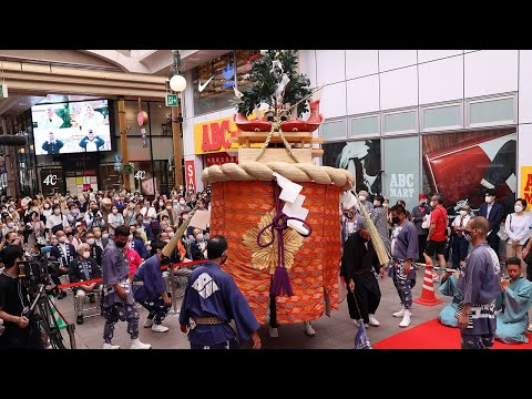 長崎くんち　傘鉾披露で拍手喝采