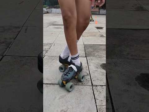 staring practice #vairal #reaction #freestyle #yotubeshorts #inlineskating #skatinggirltamanna