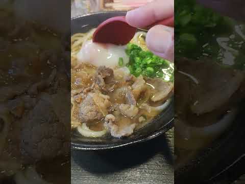 優しい味の出汁が旨い！「牛肉玉子うどん（温かい、麺大盛り」