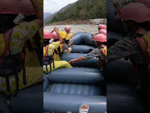 Rishikesh Rafting accident #raftingrishikesh #rishikeshrafting #riverraftting  #rafting #shortsfeed