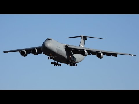 RARE USAF Lockheed C-5M Super Galaxy 87-0032 landing at Moffett Field (RCH578T)