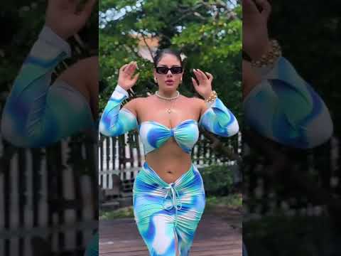 Lorena Gonzalez✅ Fashion Curvy Plus Size Model | Biography & Facts